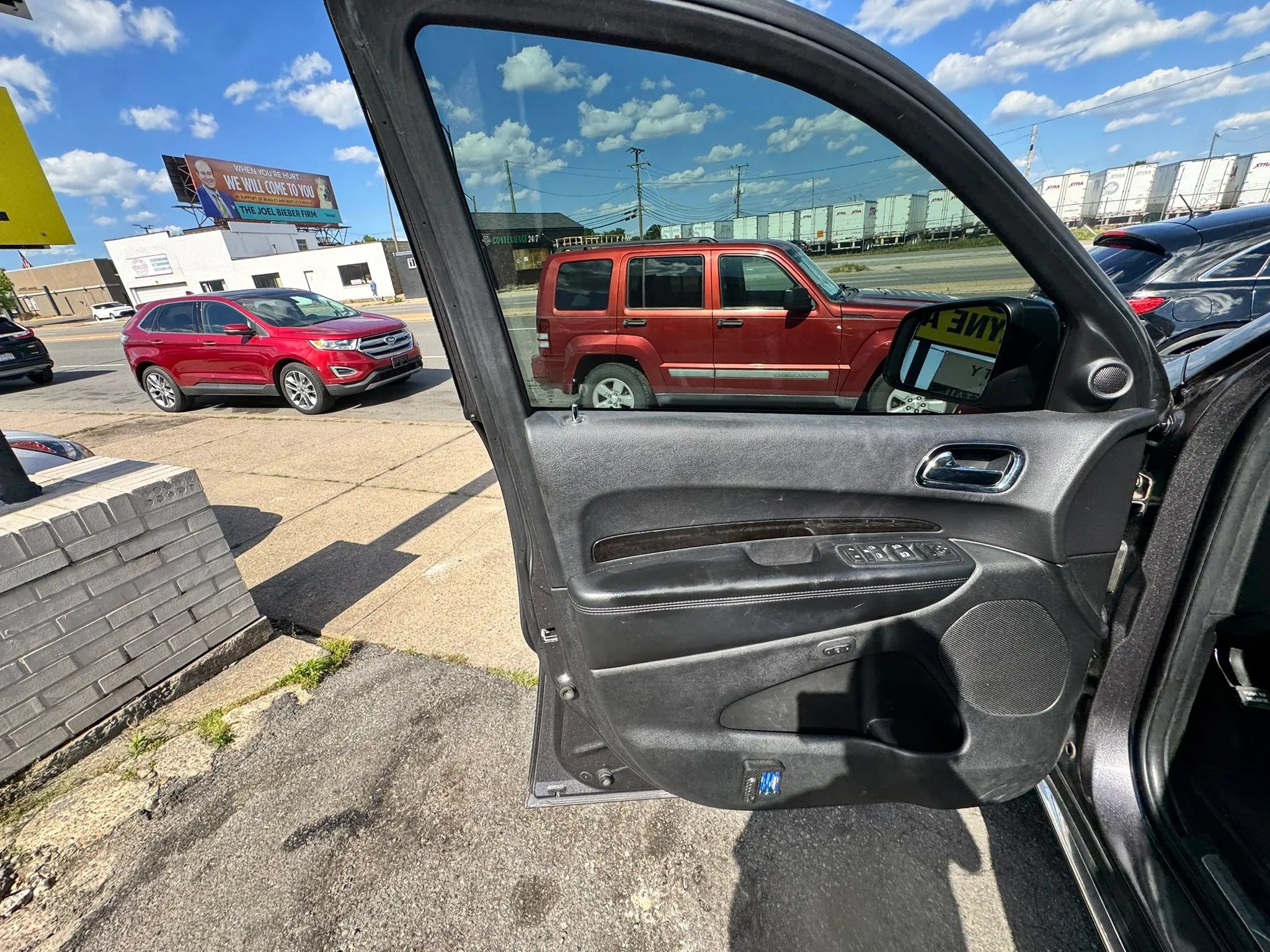 Used 2016 Dodge Durango Limited w/ Nav & Power Liftgate Group AWD/4WD image 11