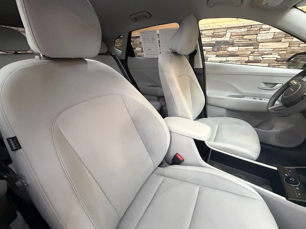 Used 2024 Hyundai Kona SEL w/ Convenience Package AWD/4WD image 17