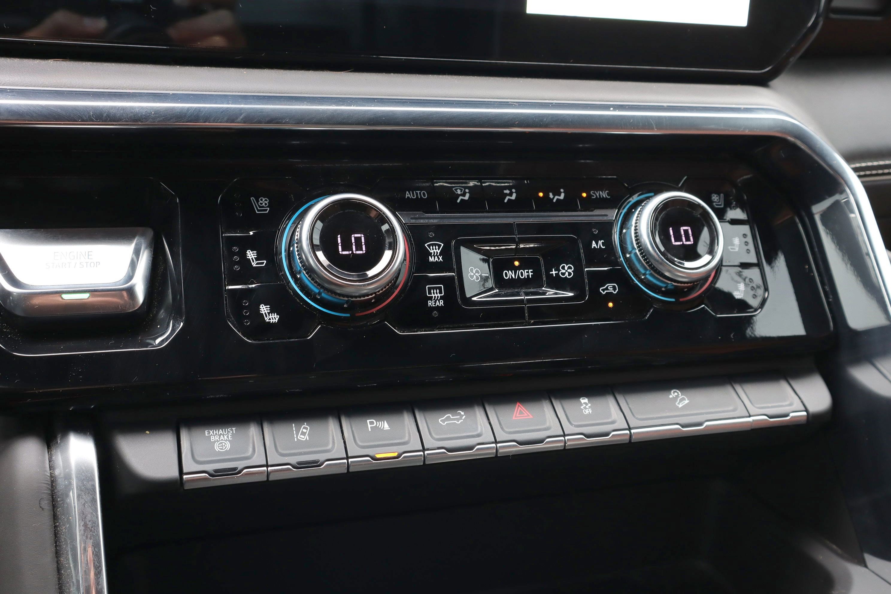 Used 2025 GMC Sierra 2500 Denali Ultimate image 16