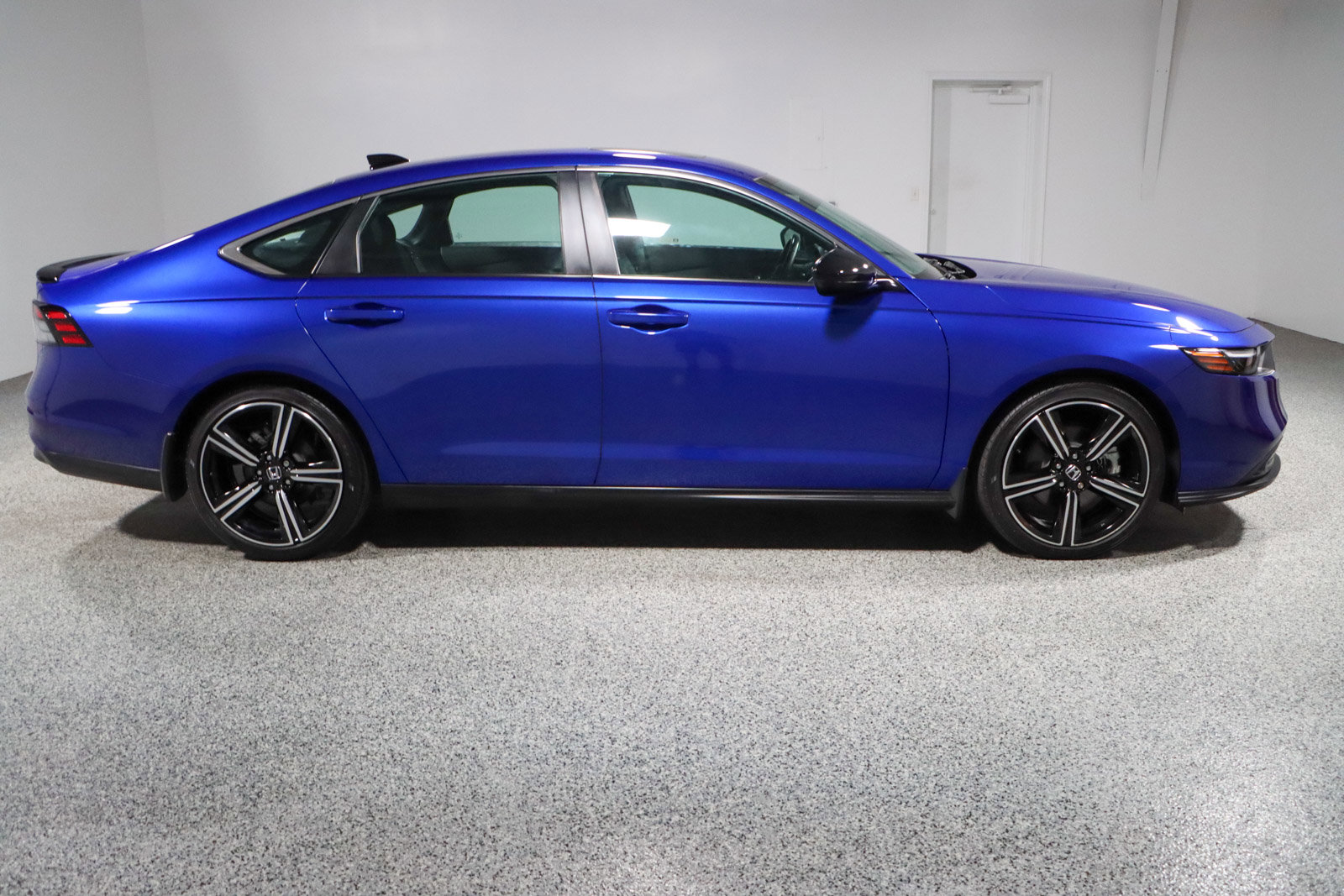 Used 2024 Honda Accord Sport image 6