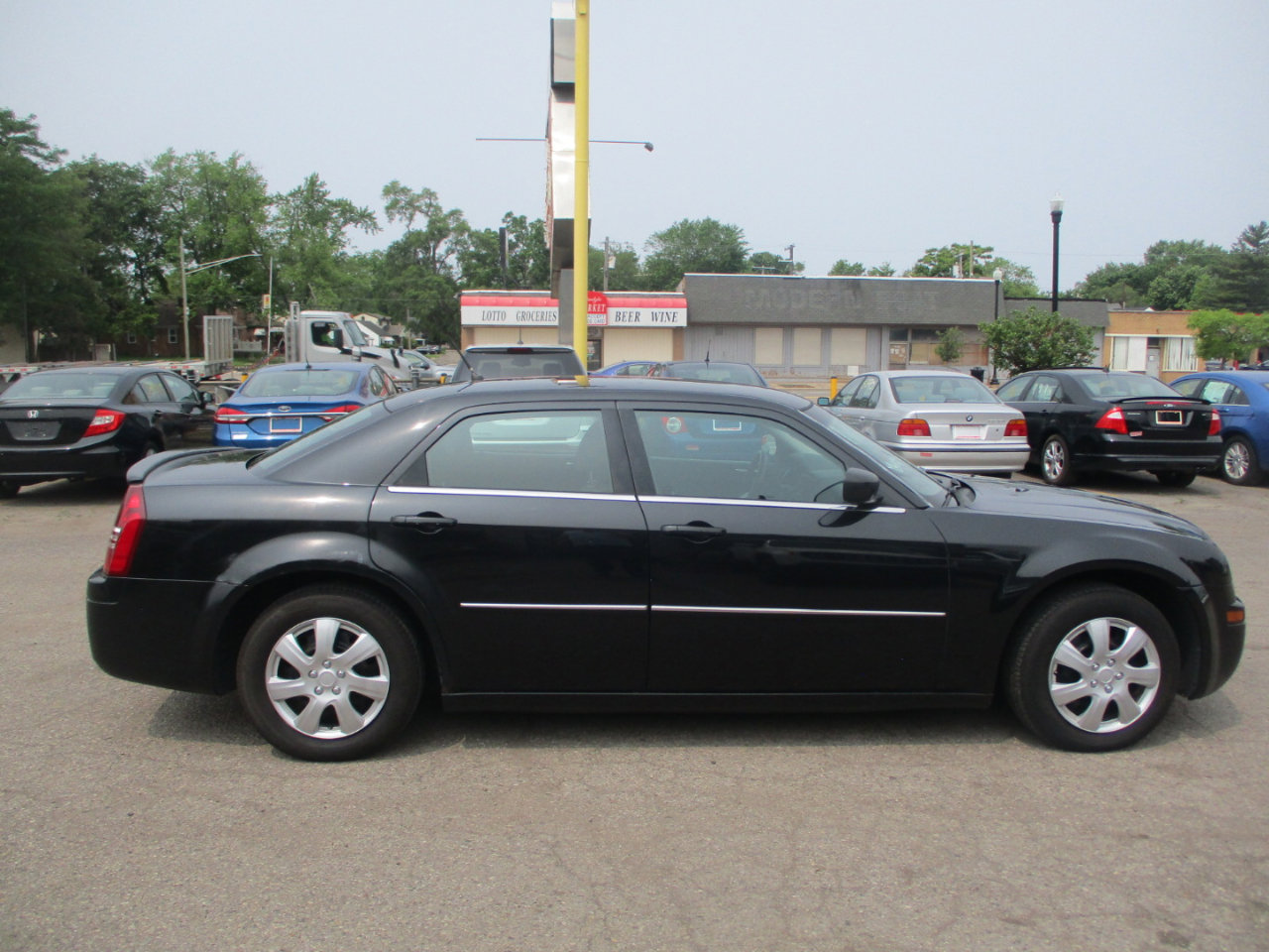 Used 2008 Chrysler 300 LX image 3