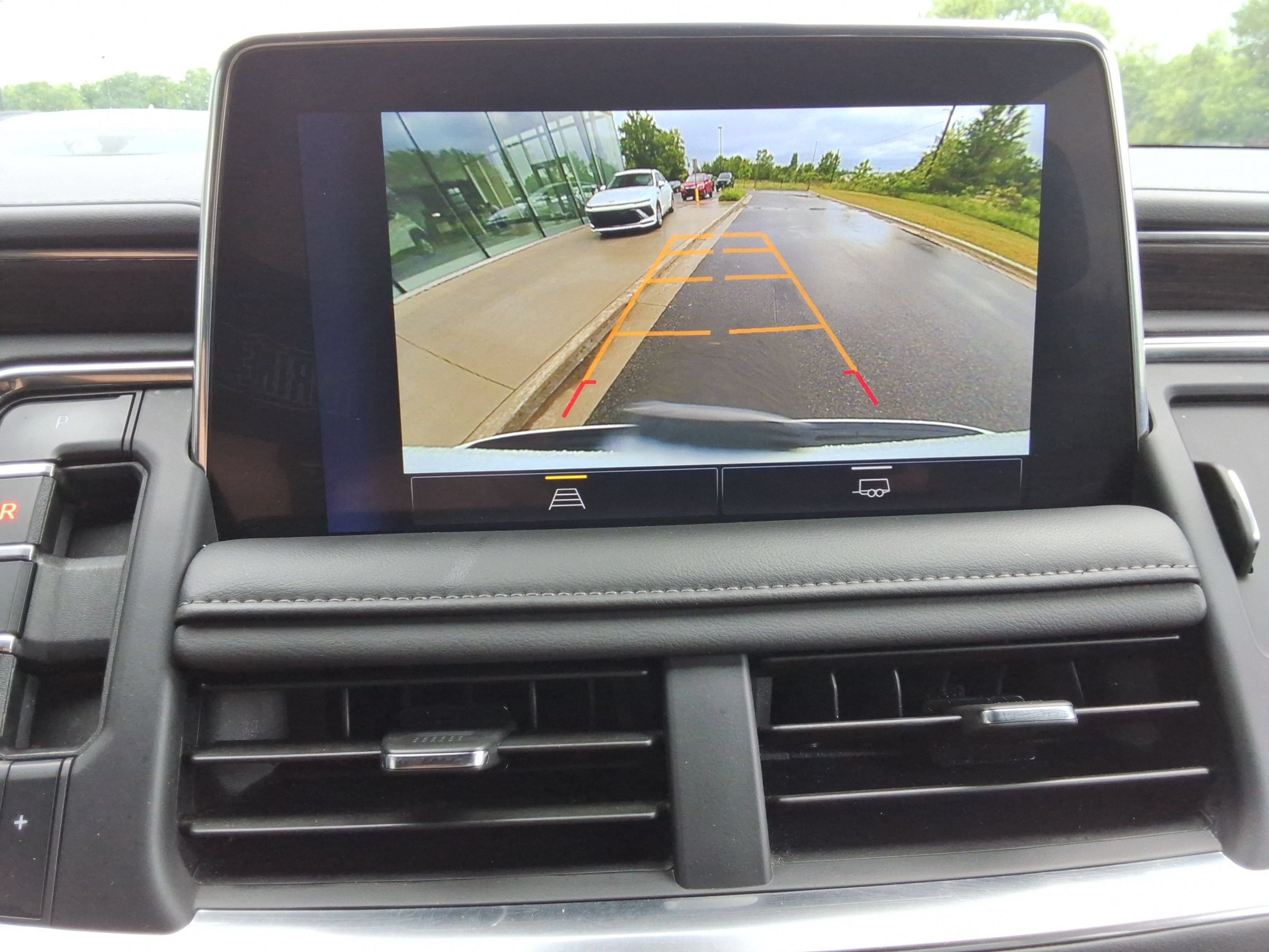 Used 2024 Chevrolet Suburban LT AWD/4WD image 16