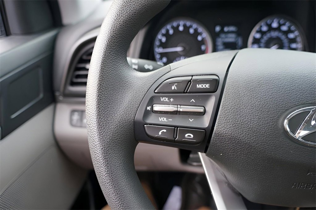Used 2020 Hyundai Elantra SEL image 19