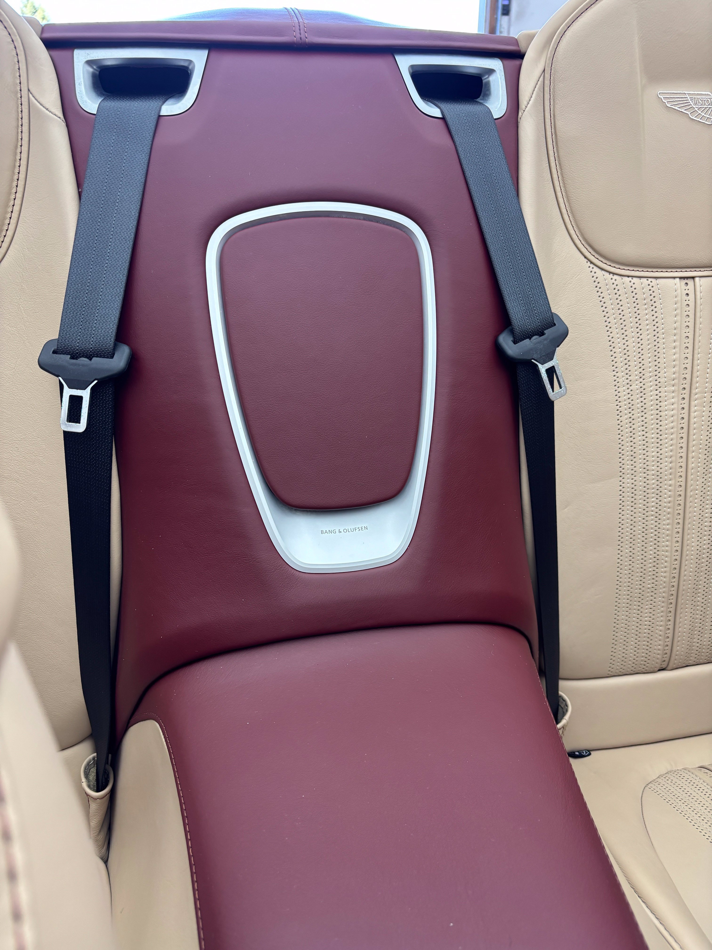 Used 2019 Aston Martin DB11 Volante RWD image 45