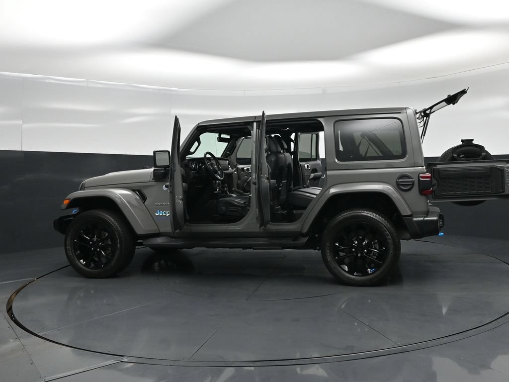 Used 2023 Jeep Wrangler Unlimited Sahara w/ Cold Weather Group AWD/4WD image 33