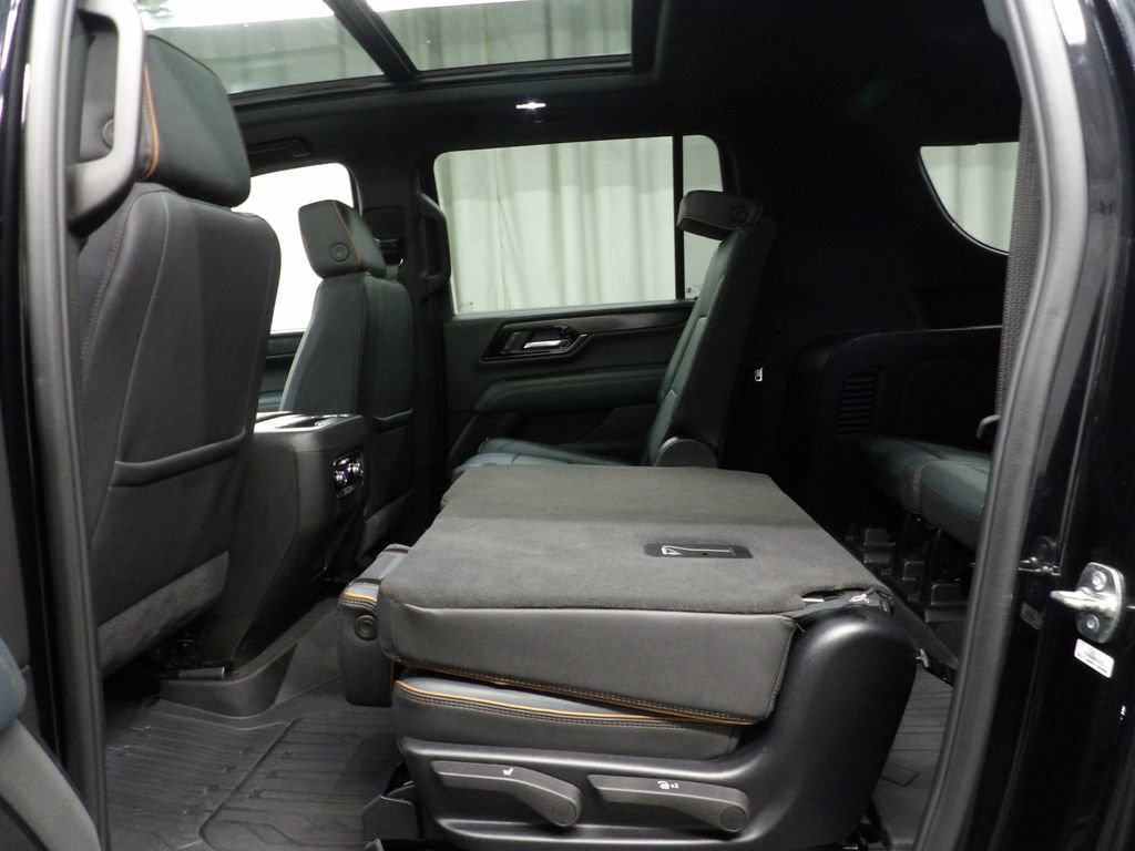 Used 2025 GMC Yukon XL AT4 AWD/4WD image 51