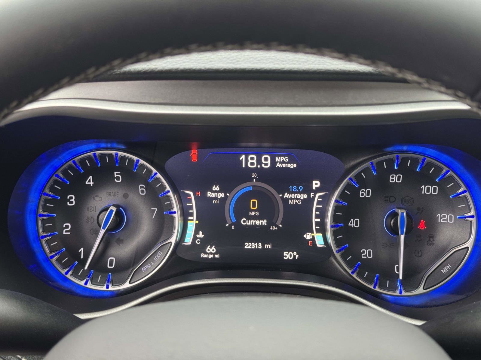 Used 2022 Chrysler Pacifica Touring-L w/ Uconnect Theater Family Group AWD/4WD image 11