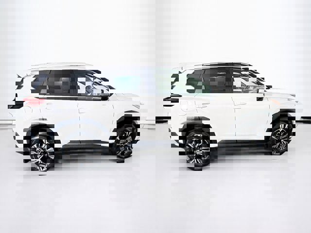 Certified 2023 Nissan Rogue SV image 4