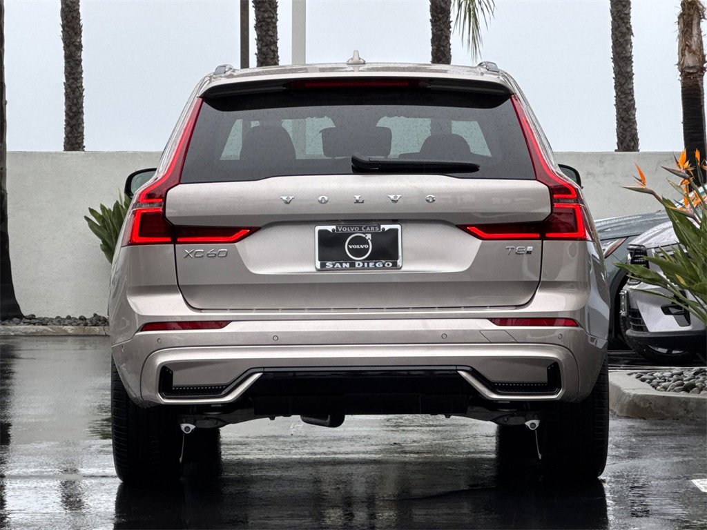 New 2026 Volvo XC60 T8 Ultra w/ Climate Package image 4