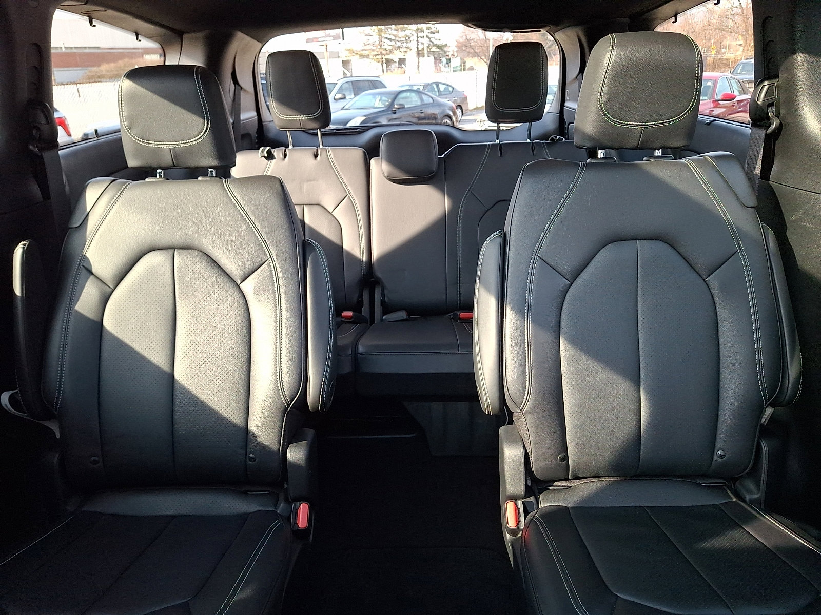 Used 2022 Chrysler Pacifica Touring-L w/ S Appearance Package image 19