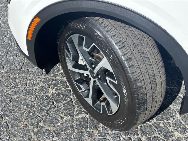 Used 2025 Kia Sportage EX image 27