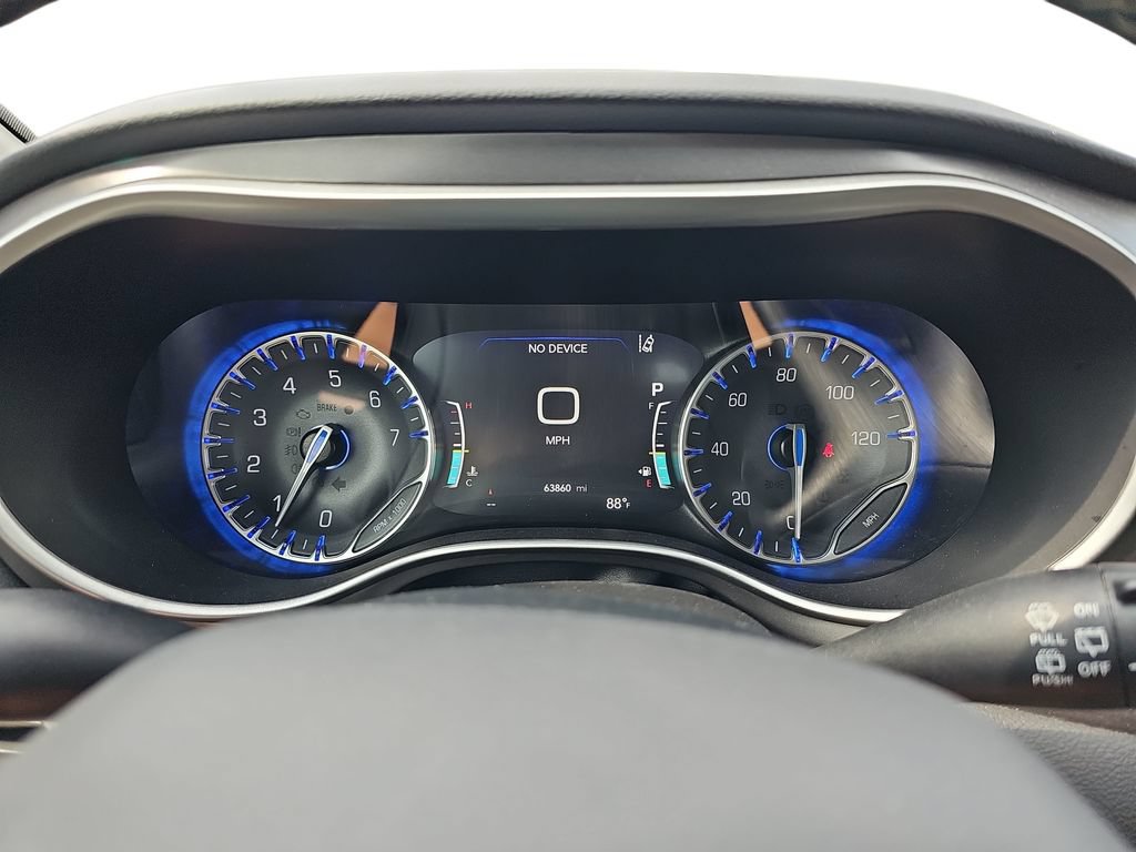 Used 2024 Chrysler Pacifica Touring-L FWD image 19