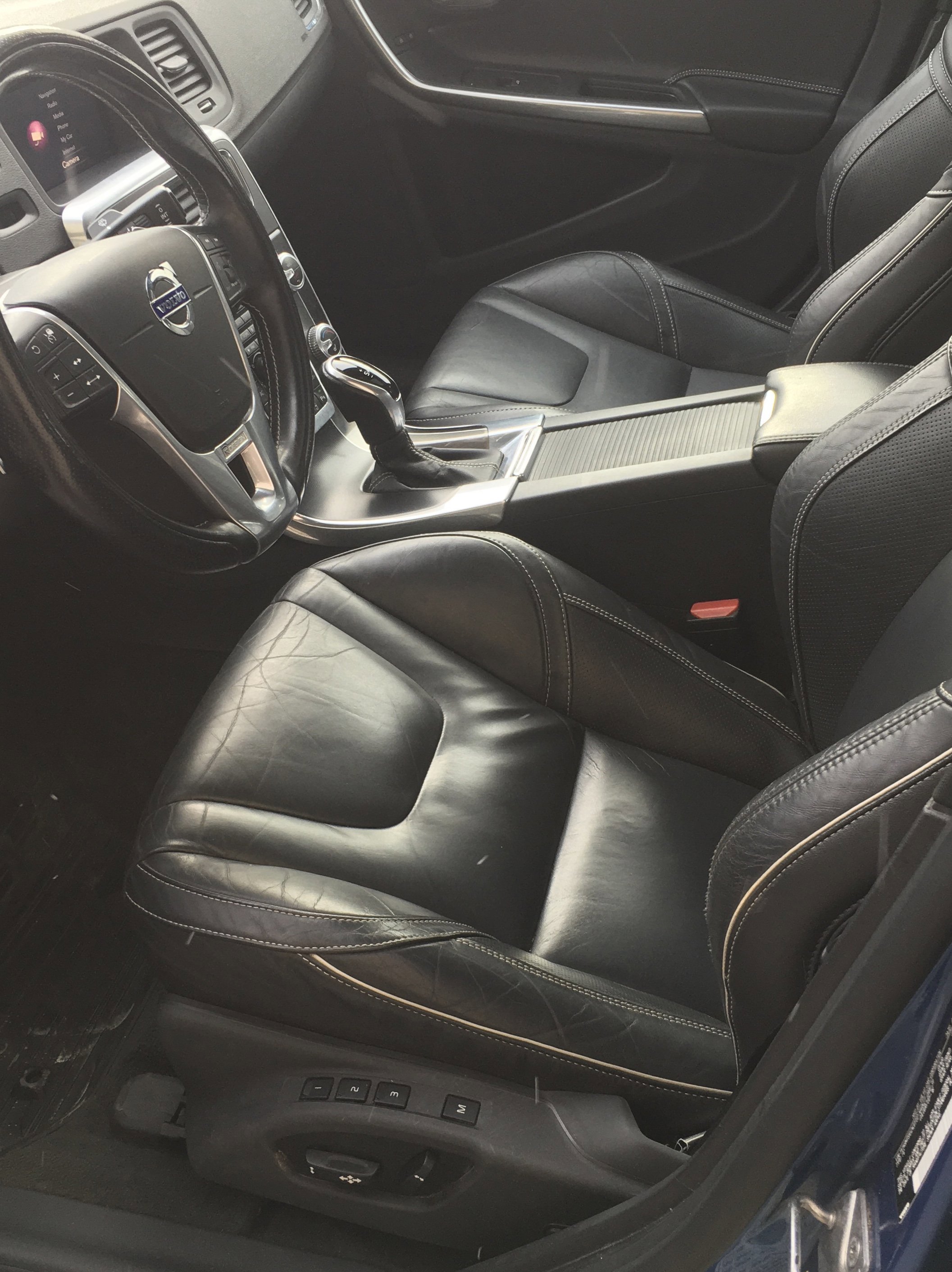 Used 2017 Volvo S60 T6 R-Design Platinum w/ Climate Package image 9