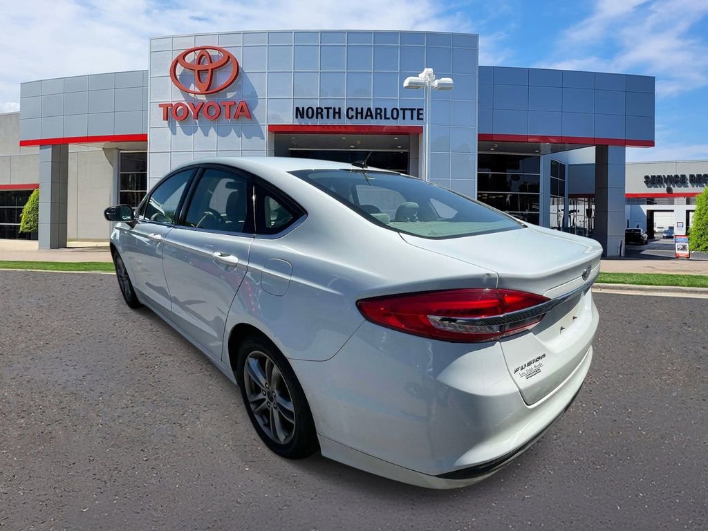 Used 2018 Ford Fusion SE FWD image 5