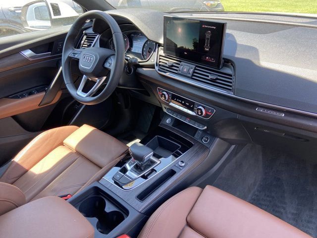 Used 2024 Audi Q5 2.0T Premium w/ Convenience Package AWD/4WD image 25