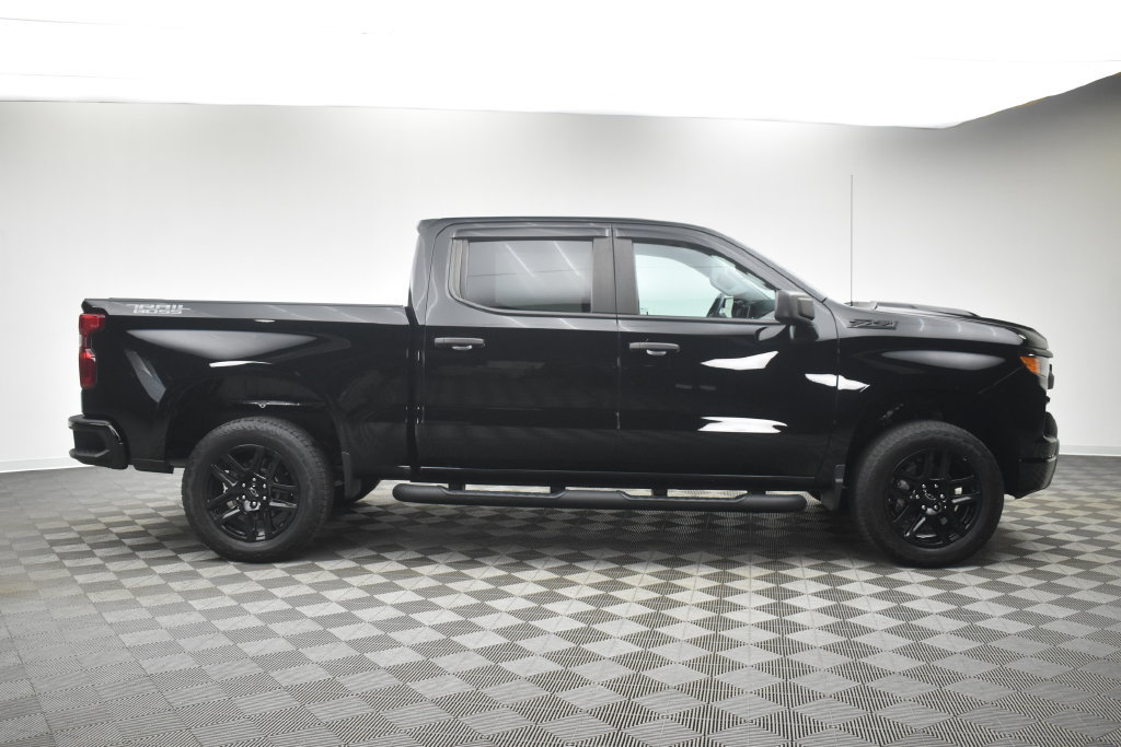Used 2022 Chevrolet Silverado 1500 Custom Trail Boss w/ Midnight Edition AWD/4WD image 11
