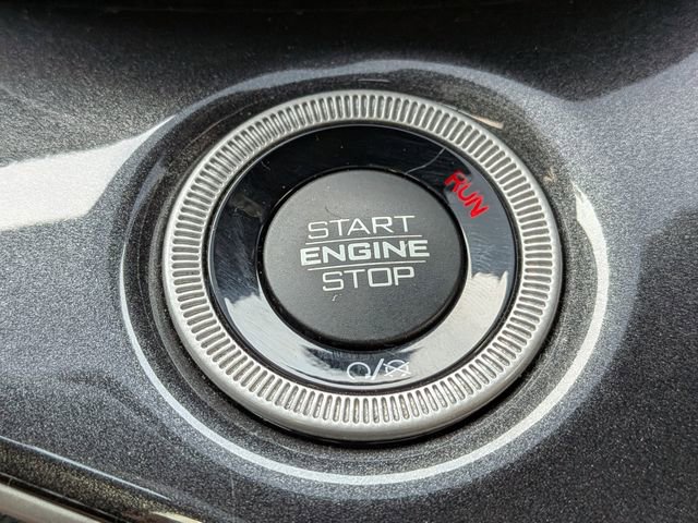 Used 2023 Jeep Grand Cherokee L Laredo image 29