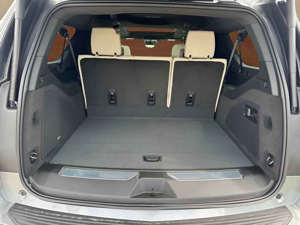 New 2026 Cadillac Escalade ESV Sport w/ Touring Package AWD/4WD image 8