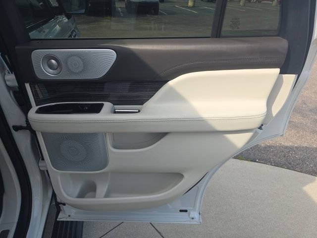 Certified 2022 Lincoln Navigator Black Label AWD/4WD image 26