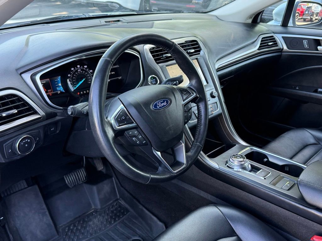 Used 2019 Ford Fusion SEL FWD image 19