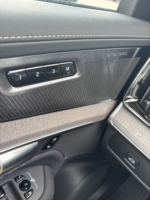 New 2026 Volvo XC90 B6 Ultra w/ Protection Package AWD/4WD image 16