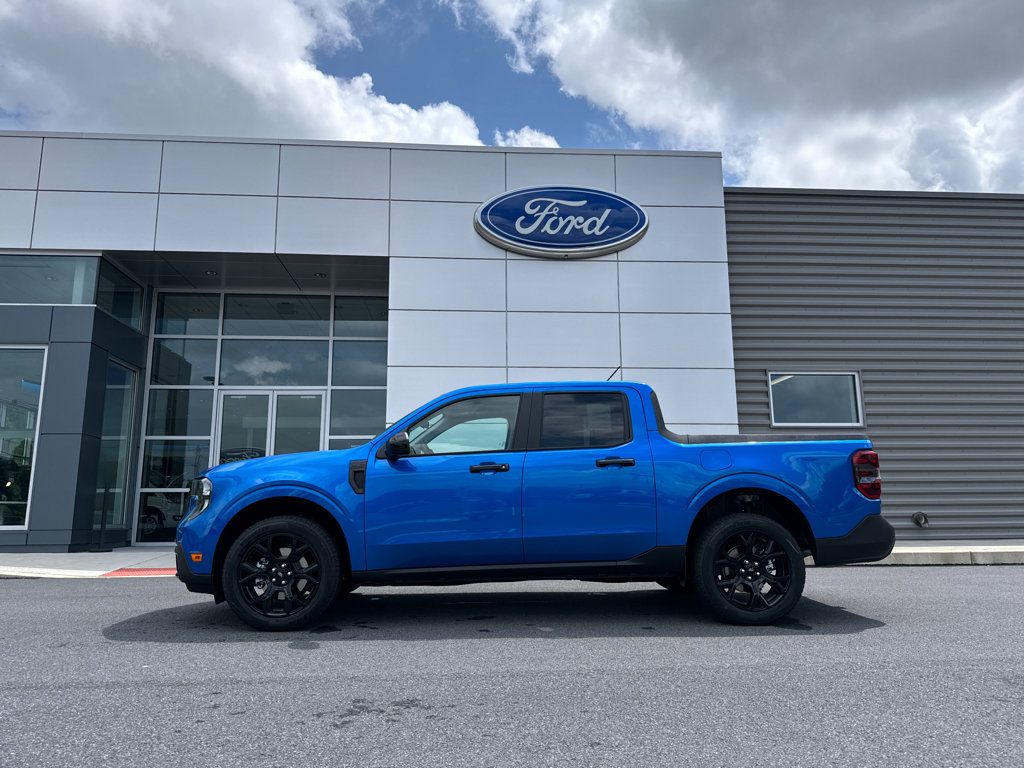 New 2025 Ford Maverick XLT w/ Black Appearance Package image 4