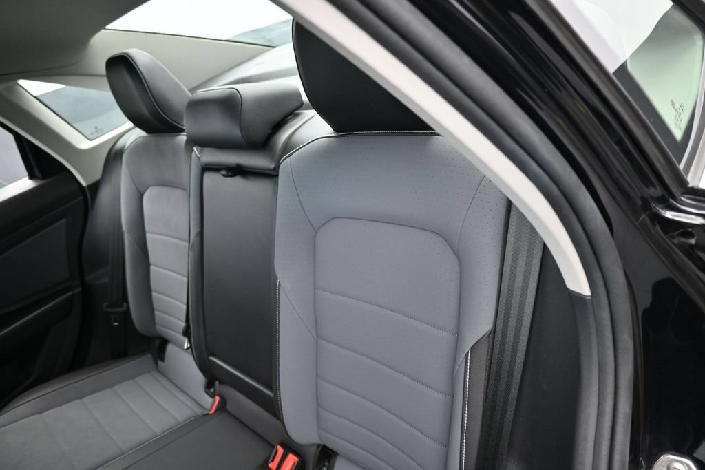 Used 2025 Volkswagen Jetta SE FWD image 30