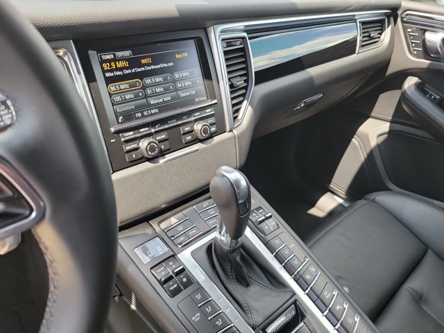 Certified 2015 Porsche Macan S AWD/4WD image 33
