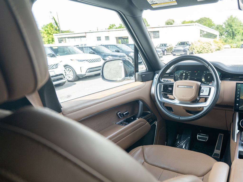 Used 2023 Land Rover Range Rover SE AWD/4WD image 19