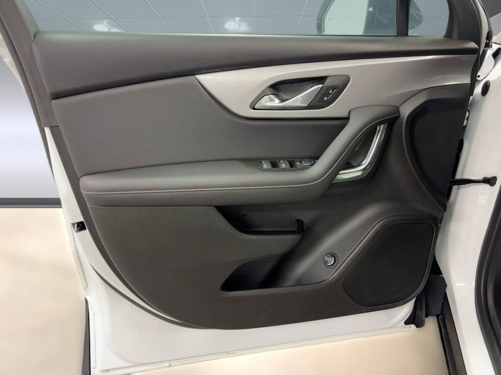 Used 2024 Chevrolet Blazer LT w/ Convenience Package image 11