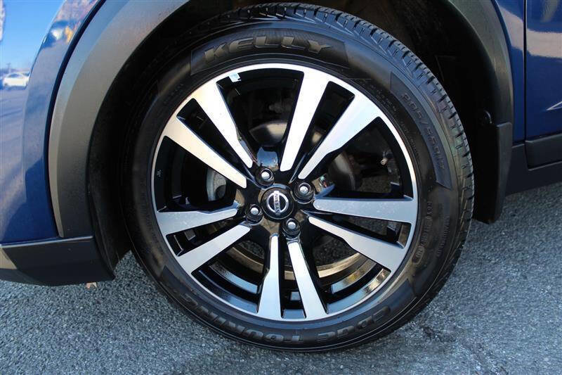 Used 2018 Nissan Kicks SV image 9