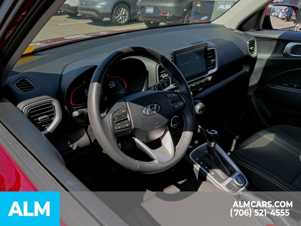 Used 2025 Hyundai Venue SEL FWD image 8