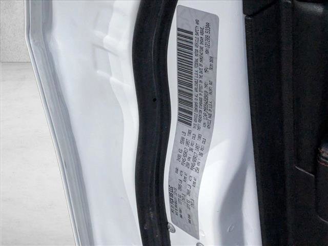 Used 2017 Jeep Cherokee Trailhawk w/ Cold Weather Group image 17