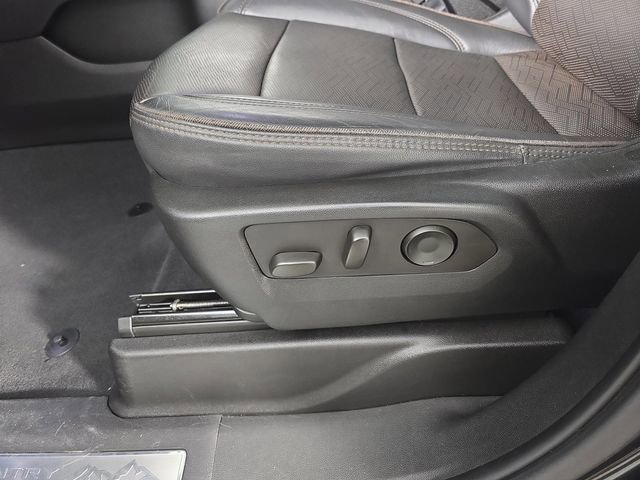 Used 2023 Chevrolet Tahoe High Country w/ Premium Package image 19