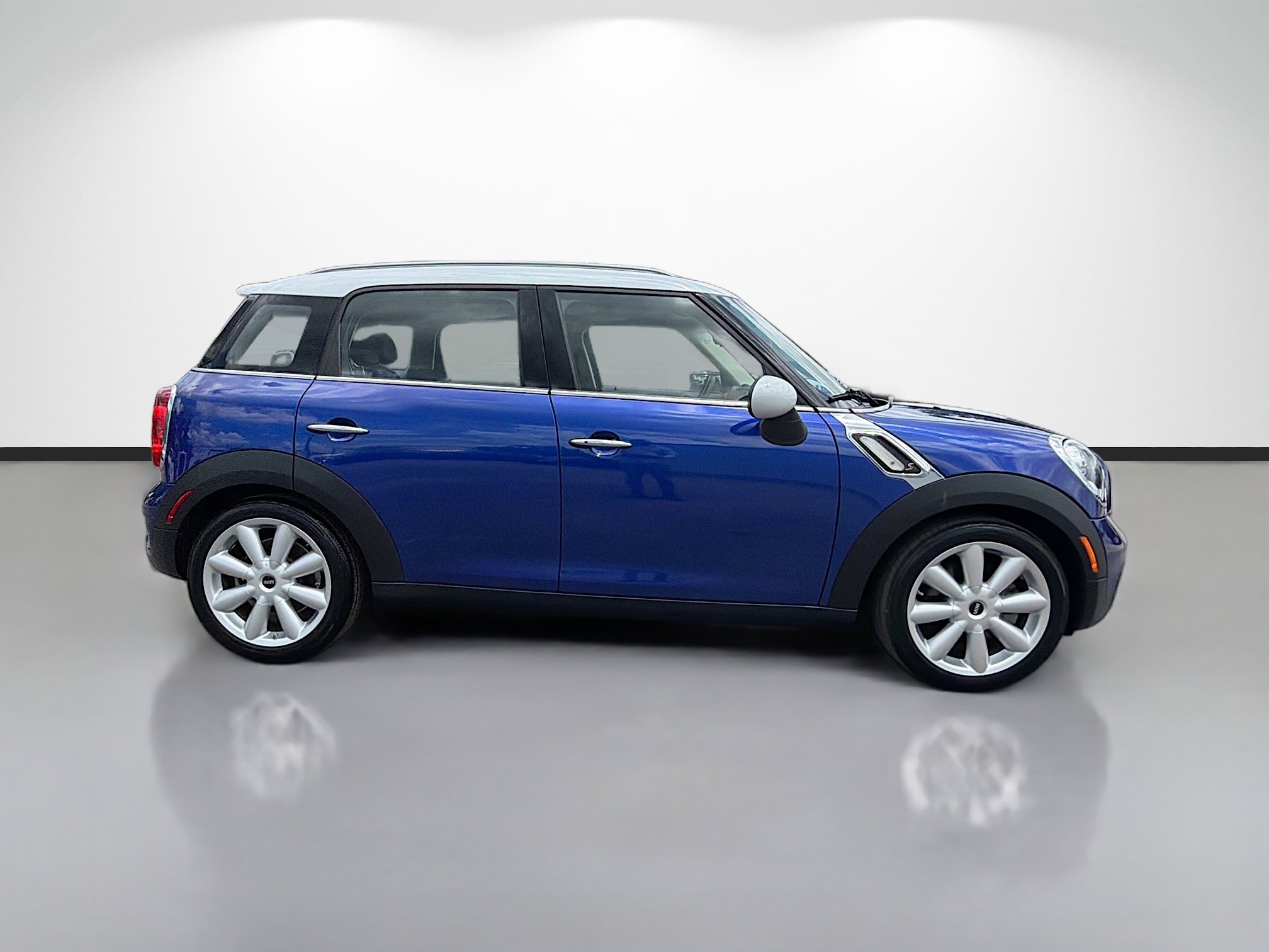 Used 2016 MINI Cooper Countryman S FWD image 2