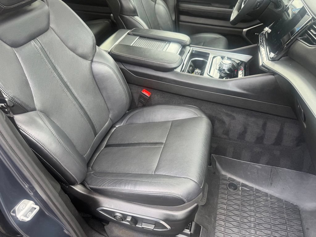 Certified 2024 Jeep Wagoneer Series II AWD/4WD image 64