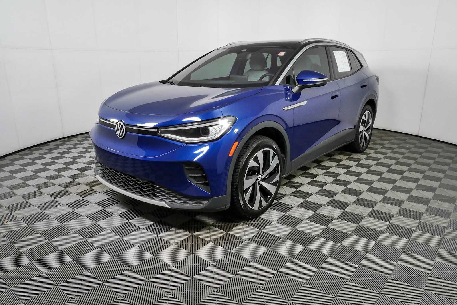 Used 2022 Volkswagen ID.4 Pro S w/ Gradient Package AWD/4WD image 32