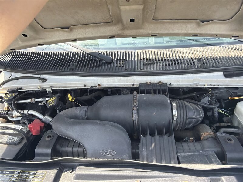Used 2012 Ford E-150 and Econoline 150 w/ Commercial Cargo Van Pkg RWD image 23
