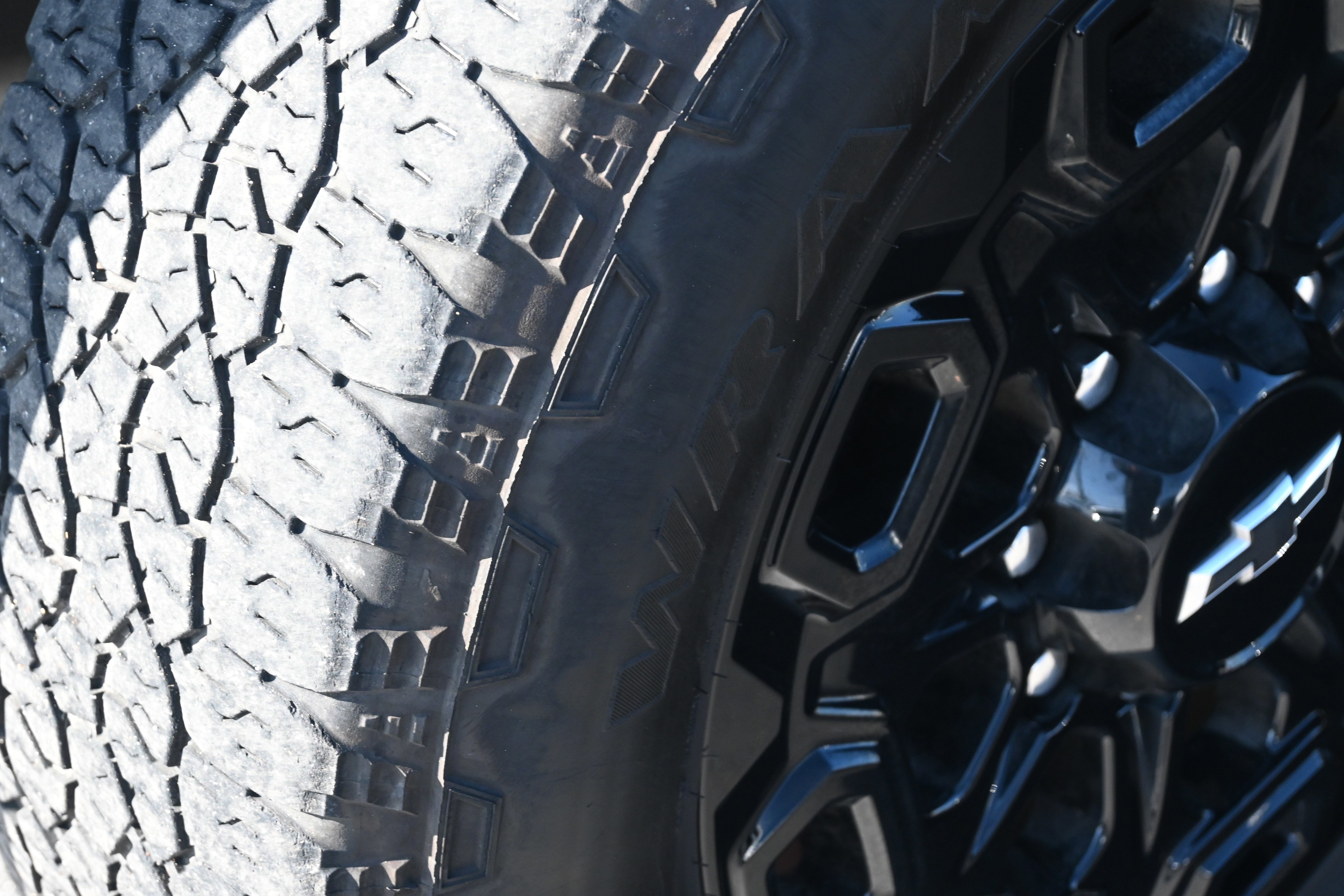 Used 2024 Chevrolet Silverado 2500 LT w/ Midnight Edition image 14