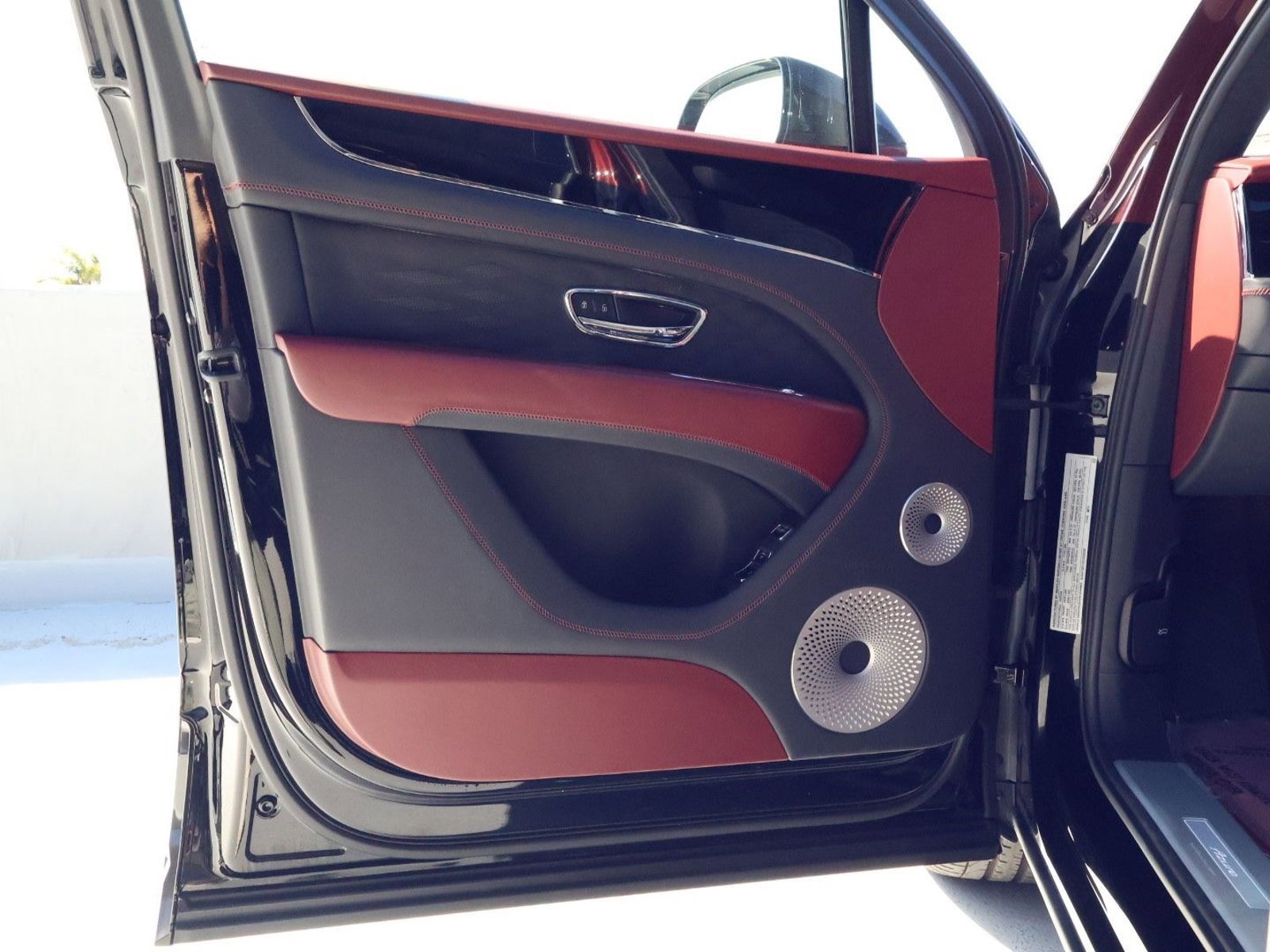 Certified 2025 Bentley Bentayga image 15