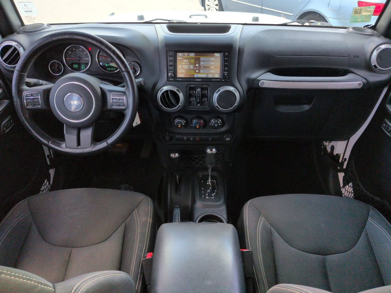 Used 2016 Jeep Wrangler Unlimited Sahara w/ Connectivity Group AWD/4WD image 15