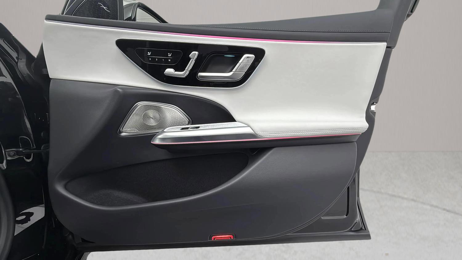 Used 2026 Mercedes-Benz E 53 AMG e 4MATIC Sedan image 37