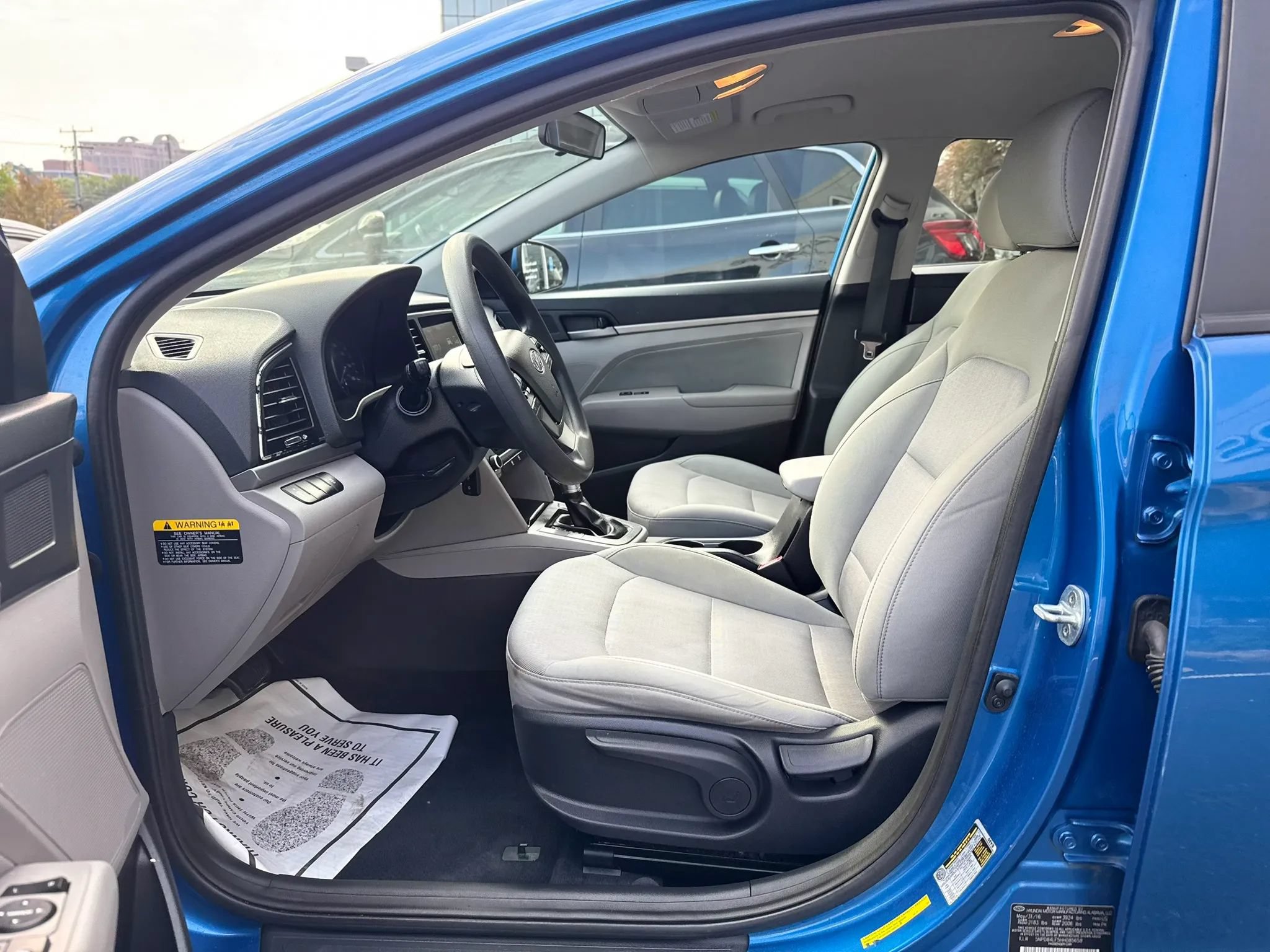 Used 2017 Hyundai Elantra SE FWD image 9