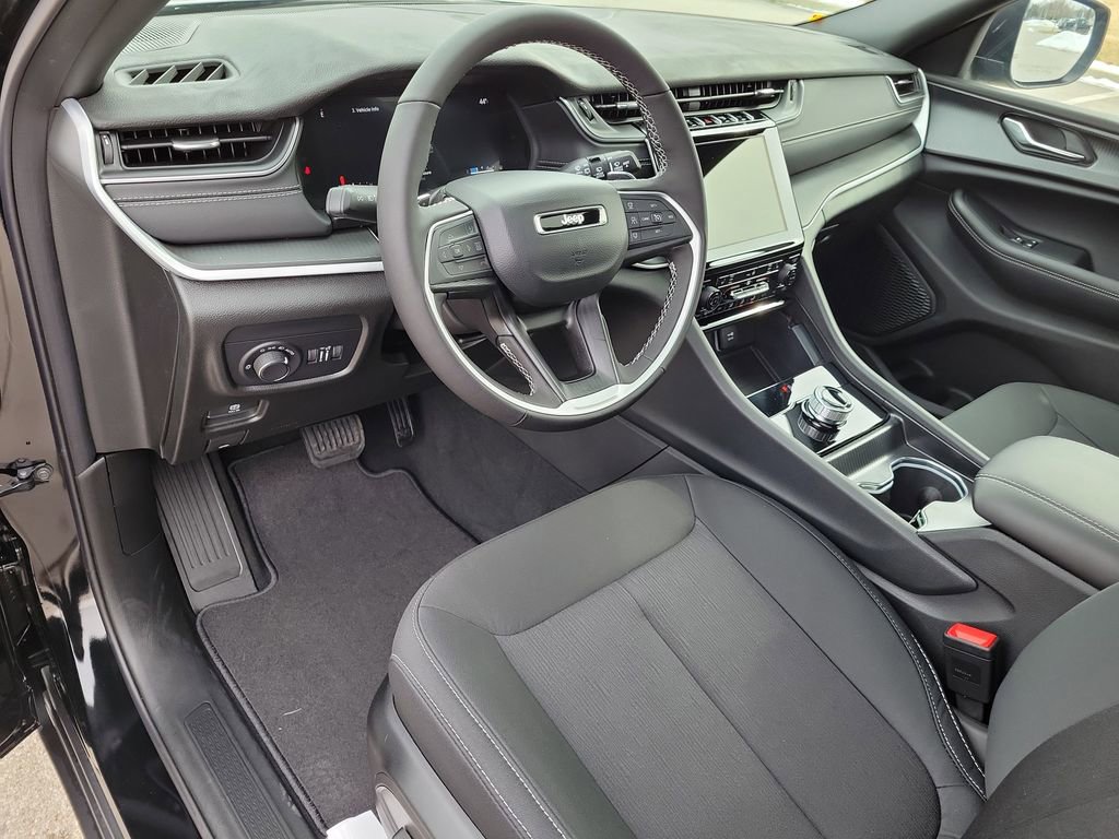 New 2025 Jeep Grand Cherokee Laredo X w/ Luxury Tech Group I image 20