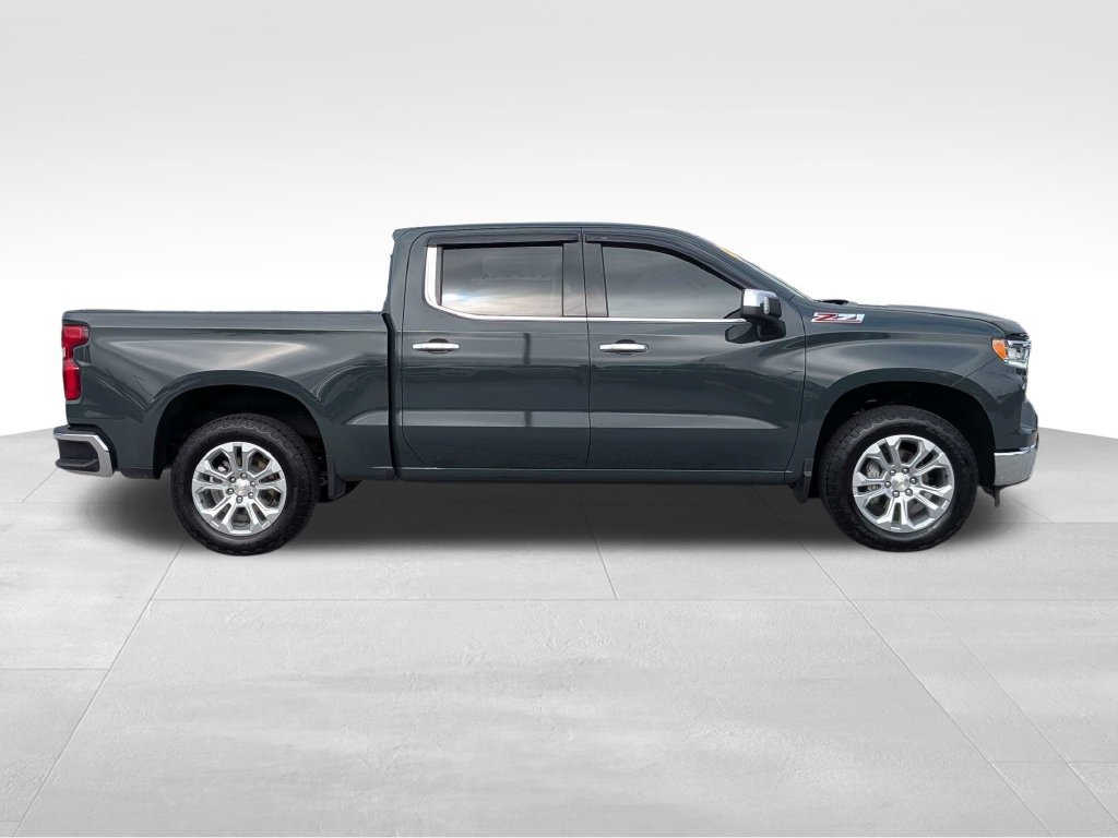 Used 2025 Chevrolet Silverado 1500 LTZ w/ LTZ Premium Package AWD/4WD image 3