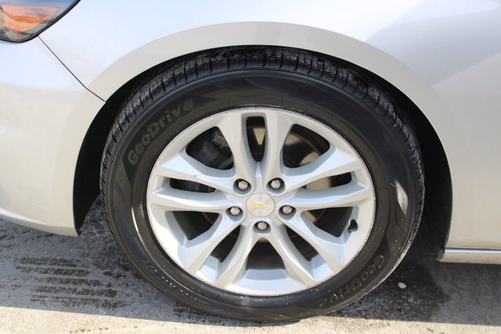 Used 2016 Chevrolet Malibu LT w/ Leather Package image 10