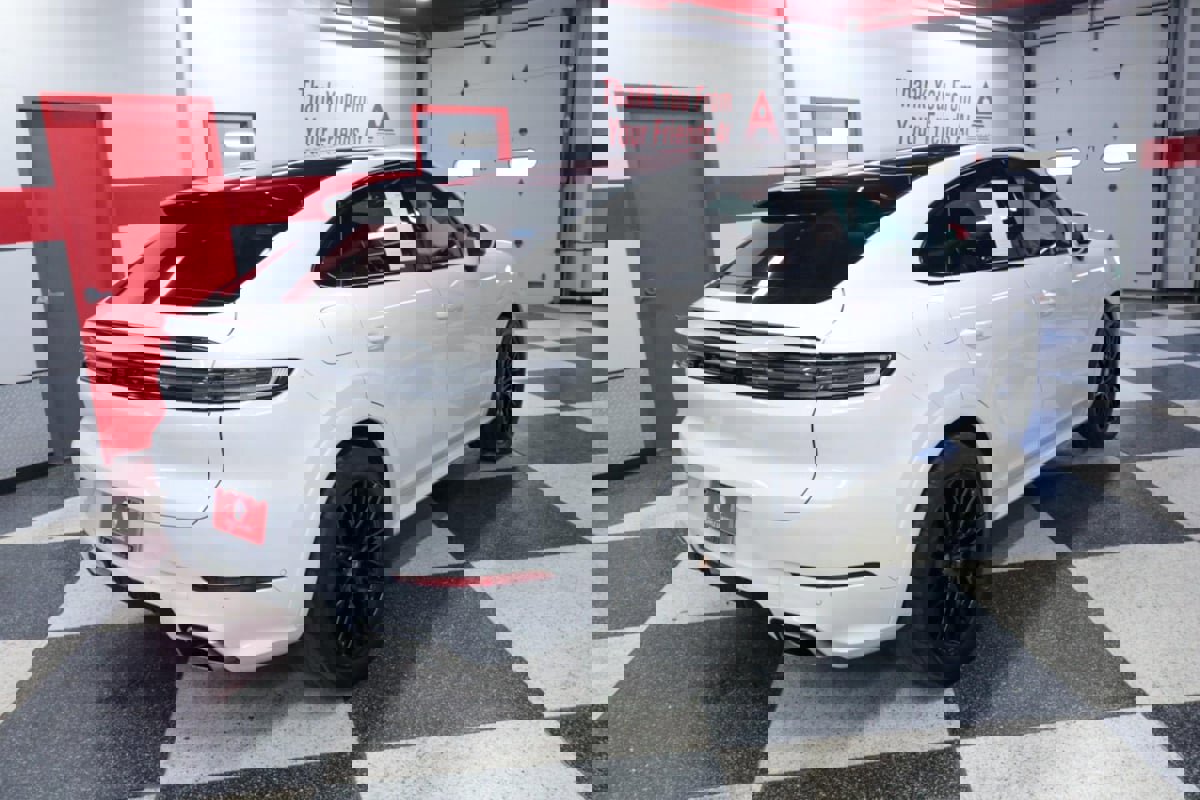 Used 2025 Porsche Cayenne Coupe image 7