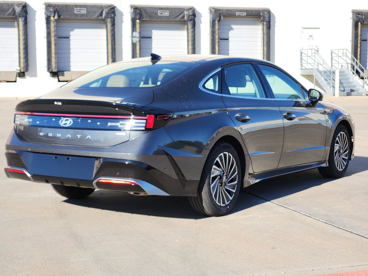 New 2026 Hyundai Sonata Limited FWD image 4
