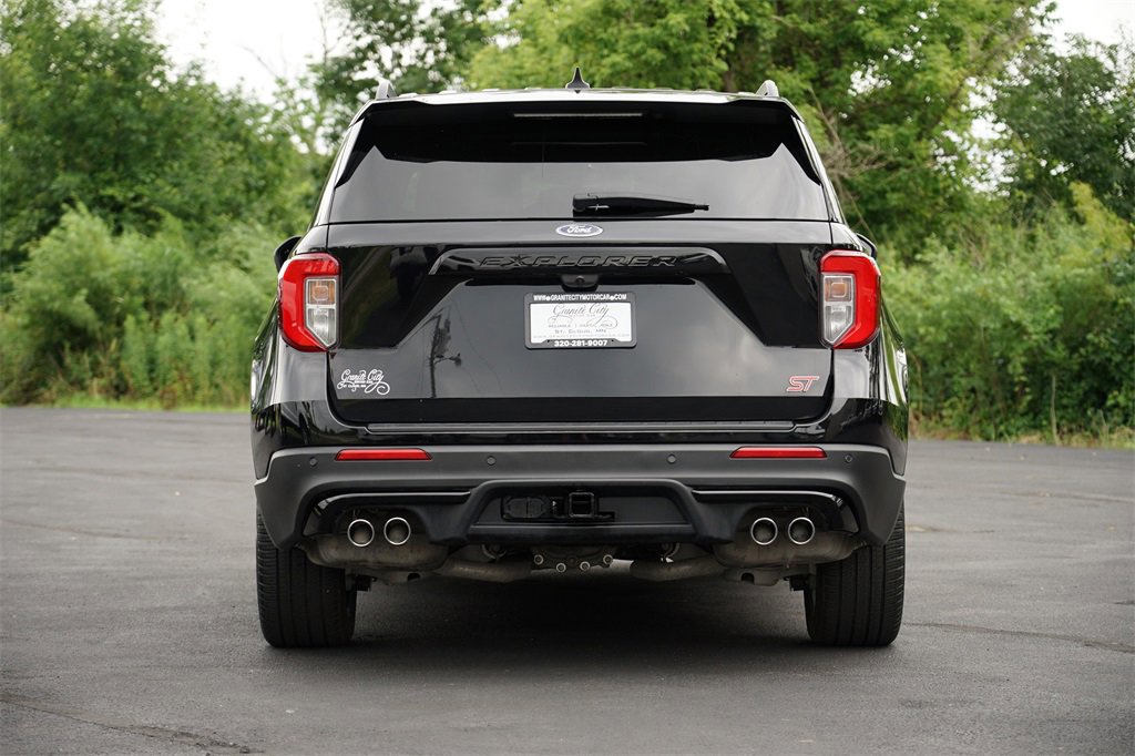 Used 2023 Ford Explorer ST w/ Technology Package image 4