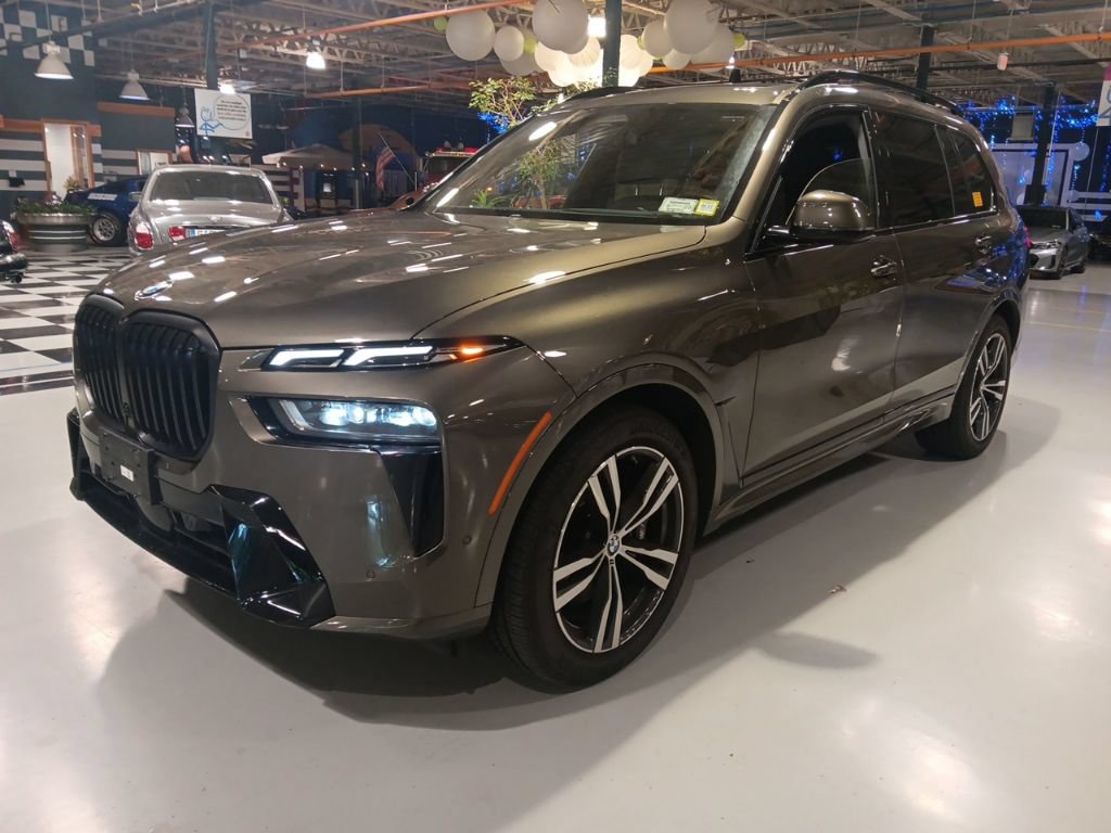 Certified 2024 BMW X7 xDrive40i w/ M Sport Package AWD/4WD image 1